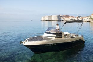 atlantic-suncruiser815-boat-rent