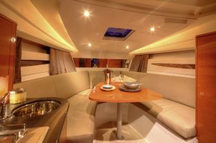 jeanneau leader 8 cabin